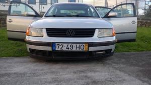 VW Passat 3B Dezembro/96 - à venda - Ligeiros Passageiros,