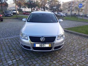 VW Passat Variant 2.0 TDI Junho/06 - à venda - Ligeiros