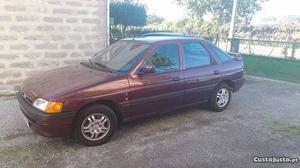 Ford Escort 1.4 ghia Agosto/95 - à venda - Ligeiros