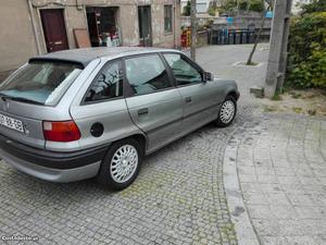 Opel Astra v Dezembro/93 - à venda - Ligeiros