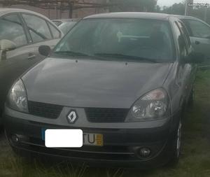 Renault Clio 1.2 Privilége Julho/02 - à venda - Ligeiros