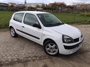 Renault Clio 1.5dci Van  Dezembro/02 - à venda -