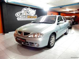 Renault Mégane 1.4i Coupé Outubro/99 - à venda - Ligeiros