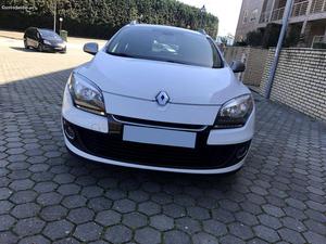 Renault Mégane Sport Tourer  Agosto/12 - à venda -