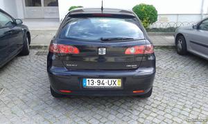 Seat Ibiza 1.4 tdi sport Maio/03 - à venda - Ligeiros