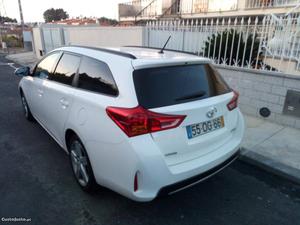 Toyota Auris Touring sport Dezembro/13 - à venda - Ligeiros