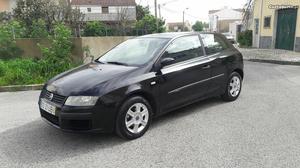 Fiat Stilo  valvulas sport Agosto/02 - à venda -