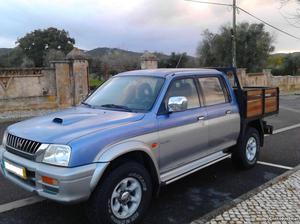 Mitsubishi L200 strakar 4x4 pickup Agosto/99 - à venda -