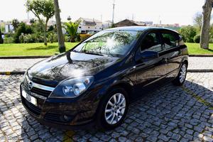 Opel Astra 1.3 Cdti Elegance Junho/05 - à venda - Ligeiros