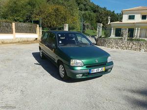 Renault Clio 1.2 Dezembro/97 - à venda - Ligeiros