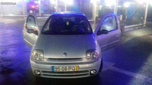 Renault Clio 1.4 Maio/00 - à venda - Ligeiros Passageiros,