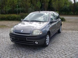 Renault Clio 1.4 rxe Junho/99 - à venda - Ligeiros