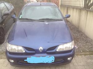 Renault Mégane coupé Fevereiro/96 - à venda - Ligeiros