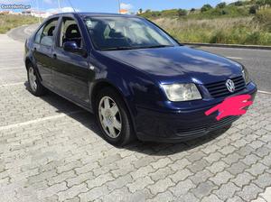 VW Bora 115 cv Março/00 - à venda - Ligeiros Passageiros,