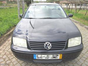 VW Bora v Julho/01 - à venda - Ligeiros Passageiros,