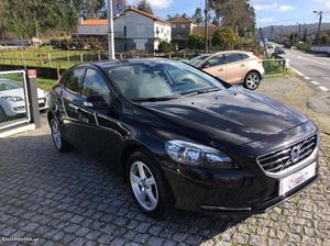 Volvo V40 D2 Maio/13 - à venda - Ligeiros Passageiros,