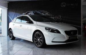 Volvo V40 D2 Momentum Setembro/12 - à venda - Ligeiros