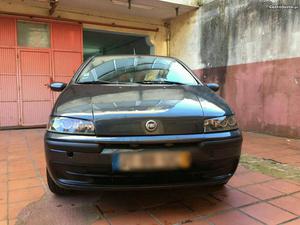 Fiat Punto v Setembro/02 - à venda - Ligeiros