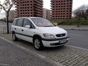 Opel Zafira 2.0 DTI Eleg. 7lug Maio/01 - à venda - Ligeiros