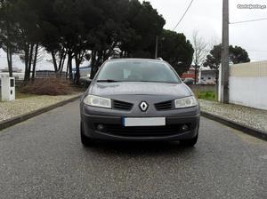 Renault Mégane Dynamic Abril/06 - à venda - Ligeiros