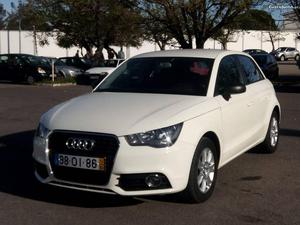 Audi A1 Sportback 1.6TDI Fevereiro/14 - à venda - Ligeiros