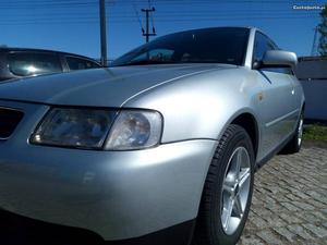 Audi A3 1.9 TDi (90cv) Janeiro/98 - à venda - Ligeiros