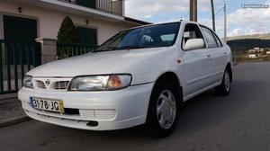 Nissan Almera disel 5 lugares Fevereiro/98 - à venda -
