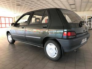 Renault Clio RT Dezembro/90 - à venda - Ligeiros