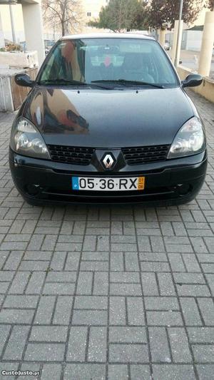 Renault Clio carro familiar Junho/01 - à venda - Ligeiros