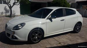 Alfa Romeo Giulietta 1.6 Jtd Outubro/15 - à venda -