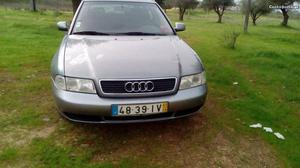Audi A4 Julho/97 - à venda - Autocaravanas, Portalegre -