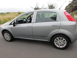 Fiat Grande Punto 1.2 style  Junho/10 - à venda -