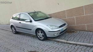 Ford Focus 1.8 tddi Março/04 - à venda - Ligeiros