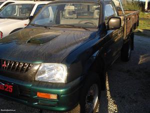 Mitsubishi L lugares 4X4 Outubro/97 - à venda -