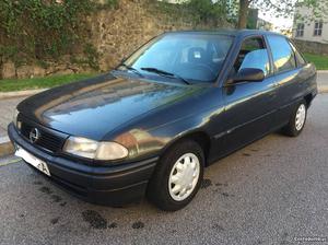 Opel Astra 1.4i GL Março/95 - à venda - Ligeiros