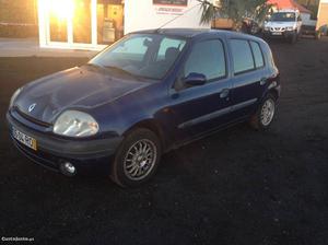 Renault Clio 1.2 8v Abril/01 - à venda - Ligeiros