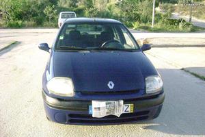 Renault Clio  Abril/98 - à venda - Ligeiros