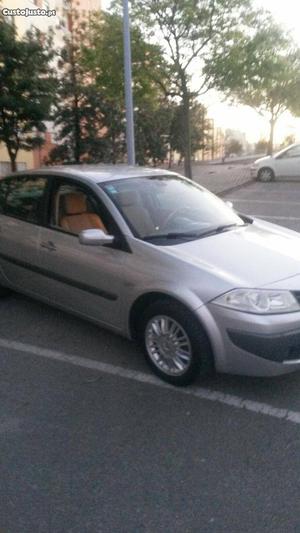 Renault Mégane 1.5 dci Abril/08 - à venda - Ligeiros