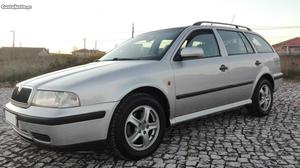 Skoda Octavia Tdi 110 com revisões Fevereiro/00 - à venda