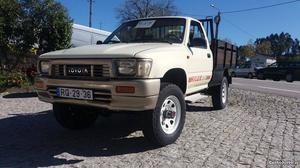 Toyota Hilux 4x4 Março/91 - à venda - Ligeiros