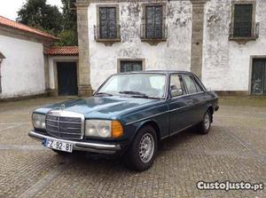 Mercedes-Benz 220 W123 Julho/80 - à venda - Ligeiros