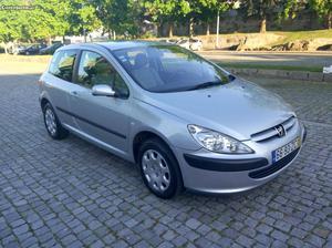 Peugeot 307 Van 1.4 HDI Outubro/04 - à venda - Ligeiros