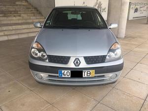 Renault Clio 1.2 Junho/02 - à venda - Ligeiros Passageiros,