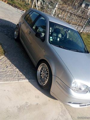 VW Golf Iv tdi 110 cv Maio/99 - à venda - Ligeiros