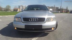 Audi A4 Avant1.9TDISport Dezembro/98 - à venda - Ligeiros