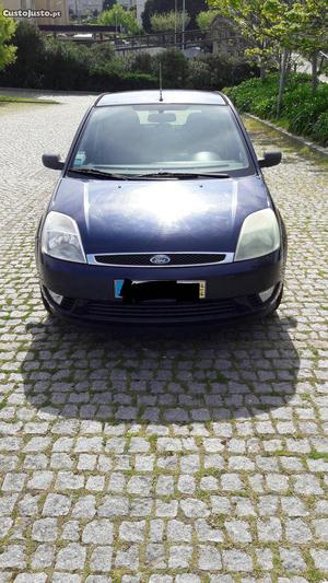 Ford Fiesta 1.25 Ghia Abril/04 - à venda - Ligeiros