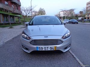 Ford Focus TITANIUM 1.5 TDCI Março/15 - à venda - Ligeiros