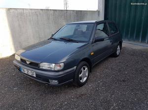 Nissan Sunny 1.4i  Fevereiro/94 - à venda - Ligeiros