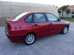 Seat Cordoba 1.4 Dezembro/95 - à venda - Ligeiros