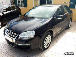 VW Jetta 1.6 Tdi Novembro/10 - à venda - Ligeiros